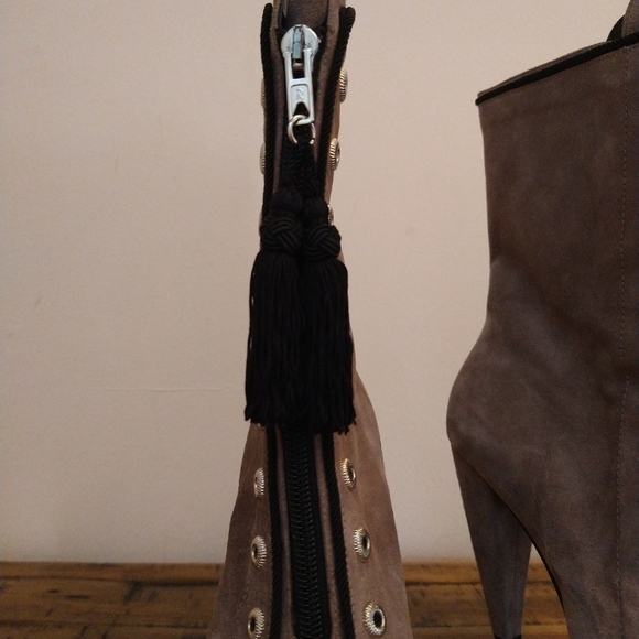 Farrutk suede heeled boots - Picture 5 of 13
